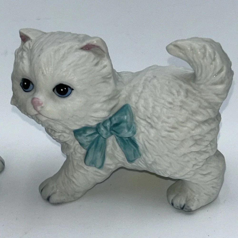 Vintage HOMCO Kittens #1428 Set Of 2 White Cats Bows Cat Kitten